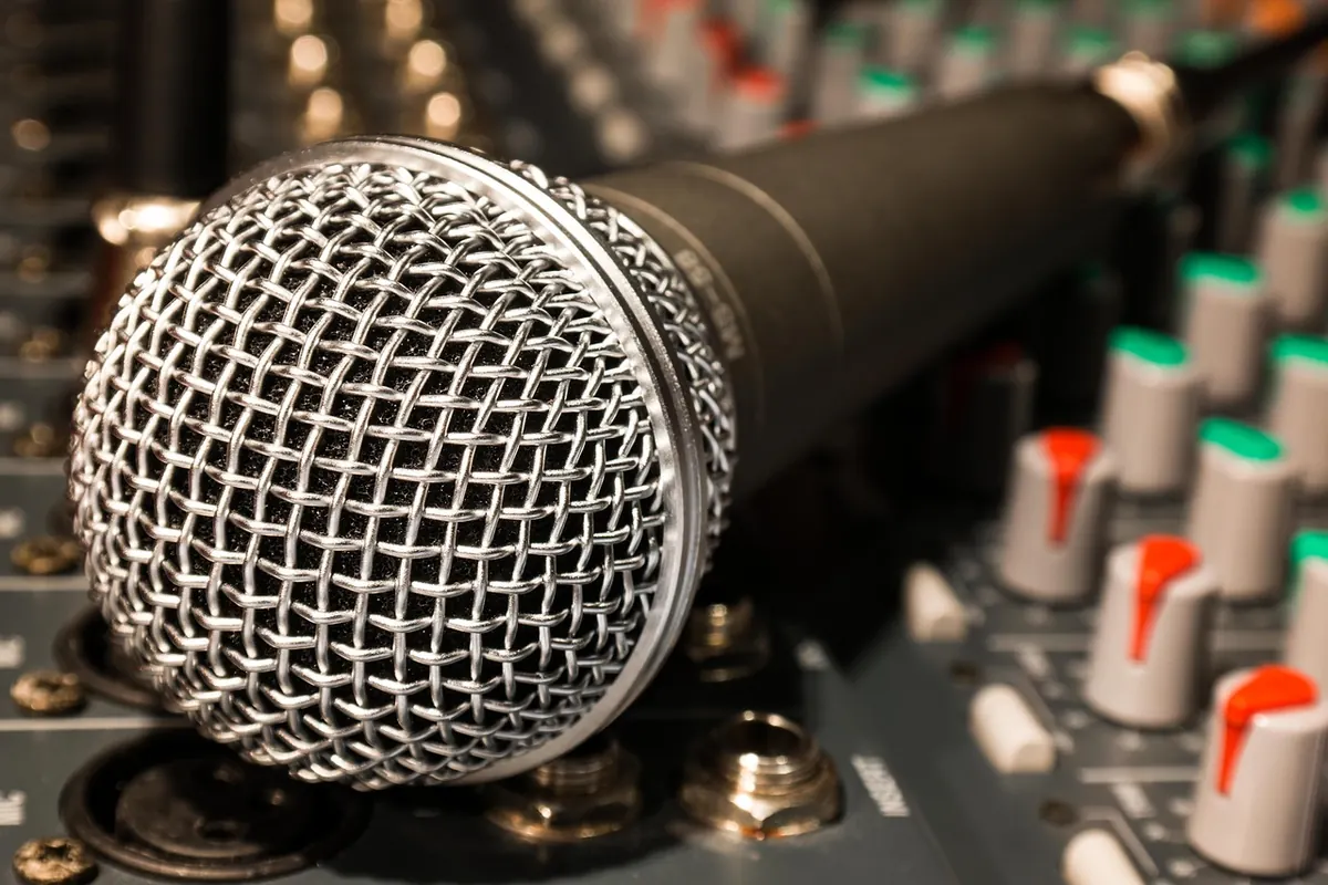 Setting Up a Home Studio in a UK Flat: Managing Noise, Neighbours and Small Spaces